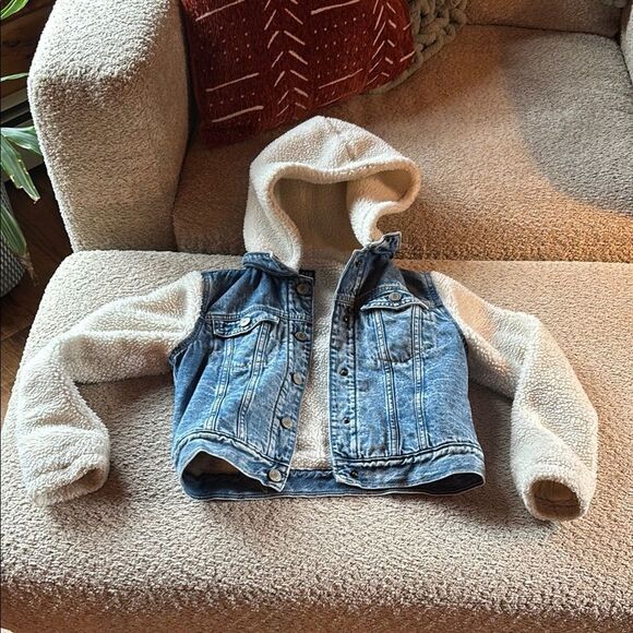 GAP Blue and White Jean Jacket with Cozy Fleece Sleeves - Picture 1 of 16